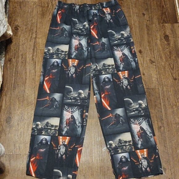 (4 for $20)Star Wars lounge pants kylo Ren - Picture 2 of 3